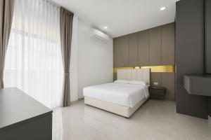 芭提雅中天海滩度假别墅 4卧5卫2厅大户型 紧邻海滩 泳池大别墅 度假 聚会 团建最好的选择