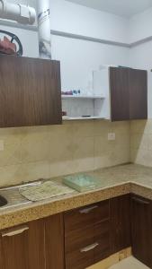 Bulls Eye BNB Room At Logix Blossom Zest