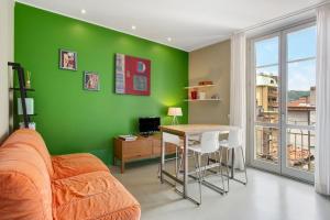 Delightful a Few Steps From Port