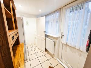 Hartwood Cottage - 33 Longwestgate