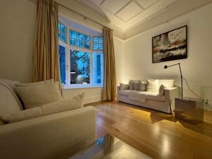 Grand South Ken Sanctuary with Fire Place & SuperKing Beds