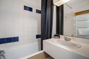 Mountain View Ski-In and Ski-Out Apartment