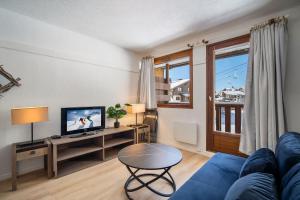 Mountain View Ski-In and Ski-Out Apartment