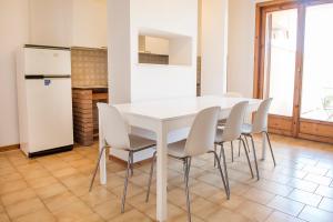 Marcelli, trilocale con portico a 300mt dal mare - M047