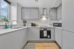 Central London Two Bedroom Luxury Serviced Apartment - Battersea, Vauxhall & Westminster