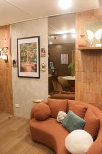 House of Keul - 2BR cozy condo in Dumaguete with pool and free laundry for long term guests up to 4 pax