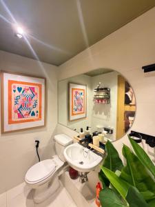 House of Keul - 2BR cozy condo in Dumaguete with pool and free laundry for long term guests up to 4 pax