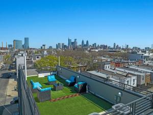 Skyline Escape in Philadelphia Chic & Bright