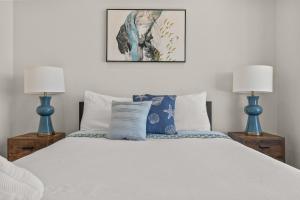 Skyline Escape in Philadelphia Chic & Bright