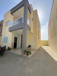 CASA DE 4 QUARTOS com piscina px a praia do aracagy 16 pessoas