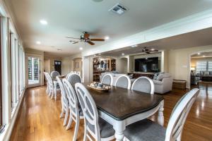 Ocean Drive Grand Estate Sleeps 52 Pool