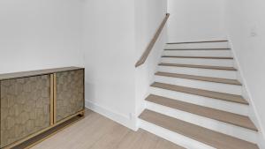 8 BR 6 BA Pool & Hot Tub & Pickleball Fun