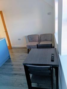 Modern 1 Bedroom Apt 5 near City Centre Parking