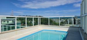 Cobertura Triplex com Piscina Privativa e Vista Mar