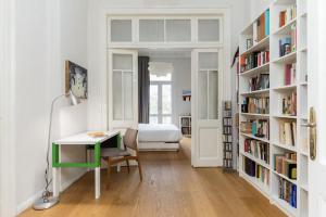 Basquiat - Gallery Style Central Neoclassical Apartment