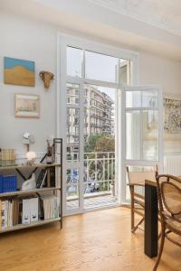 Basquiat - Gallery Style Central Neoclassical Apartment