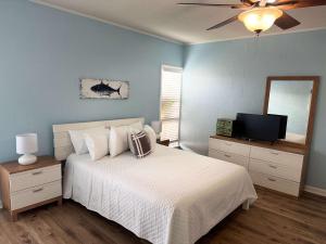 Gulf Wind 5 Cozy condo near the beach