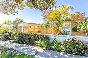 Bright and Comfortable 2 Bedrooms with Views in Santa Monica