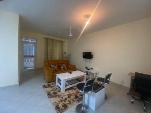 Nanas in Dianis Escape