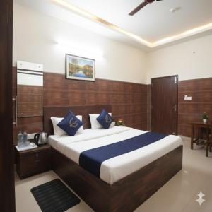 Rainbow Inn - Opp Azadpur Main Mandi