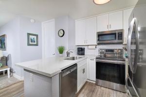 F204 - Cozy Seaview Condo