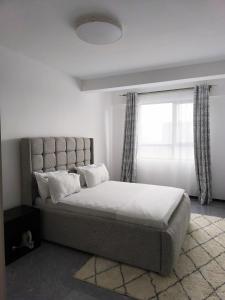 3 Bedroom 3 bathroom penthouse on the 14th floor