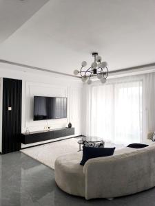 3 Bedroom 3 bathroom penthouse on the 14th floor