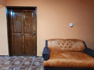Linda casa con garaje en la majada