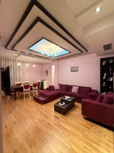 1 Min to Center Apartment with Panoramic View