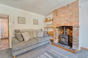 Guest Stays - London Road Cottage