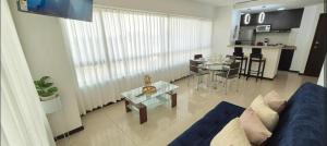 Ecusuites Family Deluxe Piso 9 Frente a Mall del Sol