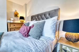 Guest Stays - London Road Cottage