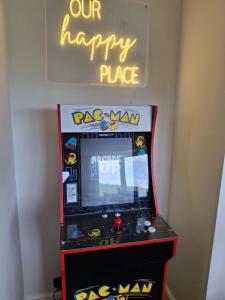 Charming tree top cottage overlooking River Teifi