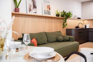 Skyline River Suite & EUROVEA TOWER