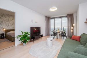 Skyline River Suite & EUROVEA TOWER