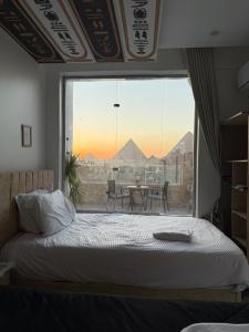 Linda pyramids view hotel