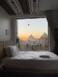 Linda pyramids view hotel