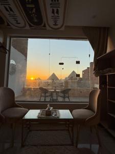 Linda pyramids view hotel