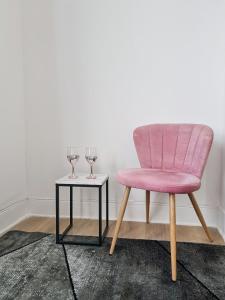 Evo Yellow Gravesend 2 bed Apartment - 2 mins STN Town Centre