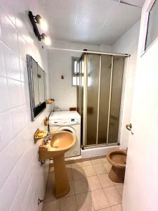 Dpto 2 ambientes a 1 cuadra del mar para 5 personas