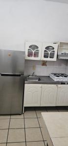 Suite 9 sencilla y comoda de dos camas con cocina Zona dorada Mazatlan No contamos con estacionamiento