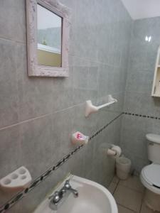 Suite 9 sencilla y comoda de dos camas con cocina Zona dorada Mazatlan No contamos con estacionamiento