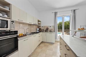 Herrliche Villa mit Traum-Meerblick, beheizbarem Pool, 3 min zum Strand