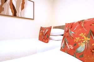 Cardiff 3BR Apartment Contractors Sleeps 8