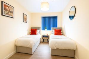 Cardiff 3BR Apartment Contractors Sleeps 8