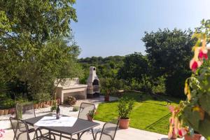 Apartment with Pool in Krk-Insel Krk 43573