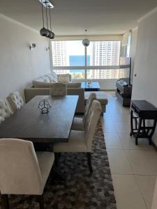 Amplio Departamento con Vista al mar, cerca del casino