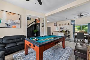 Derby- Bourbon Trail 4BR Pool Table Villa