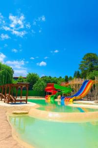 Capri Hotel y Cabañas