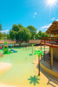 Capri Hotel y Cabañas